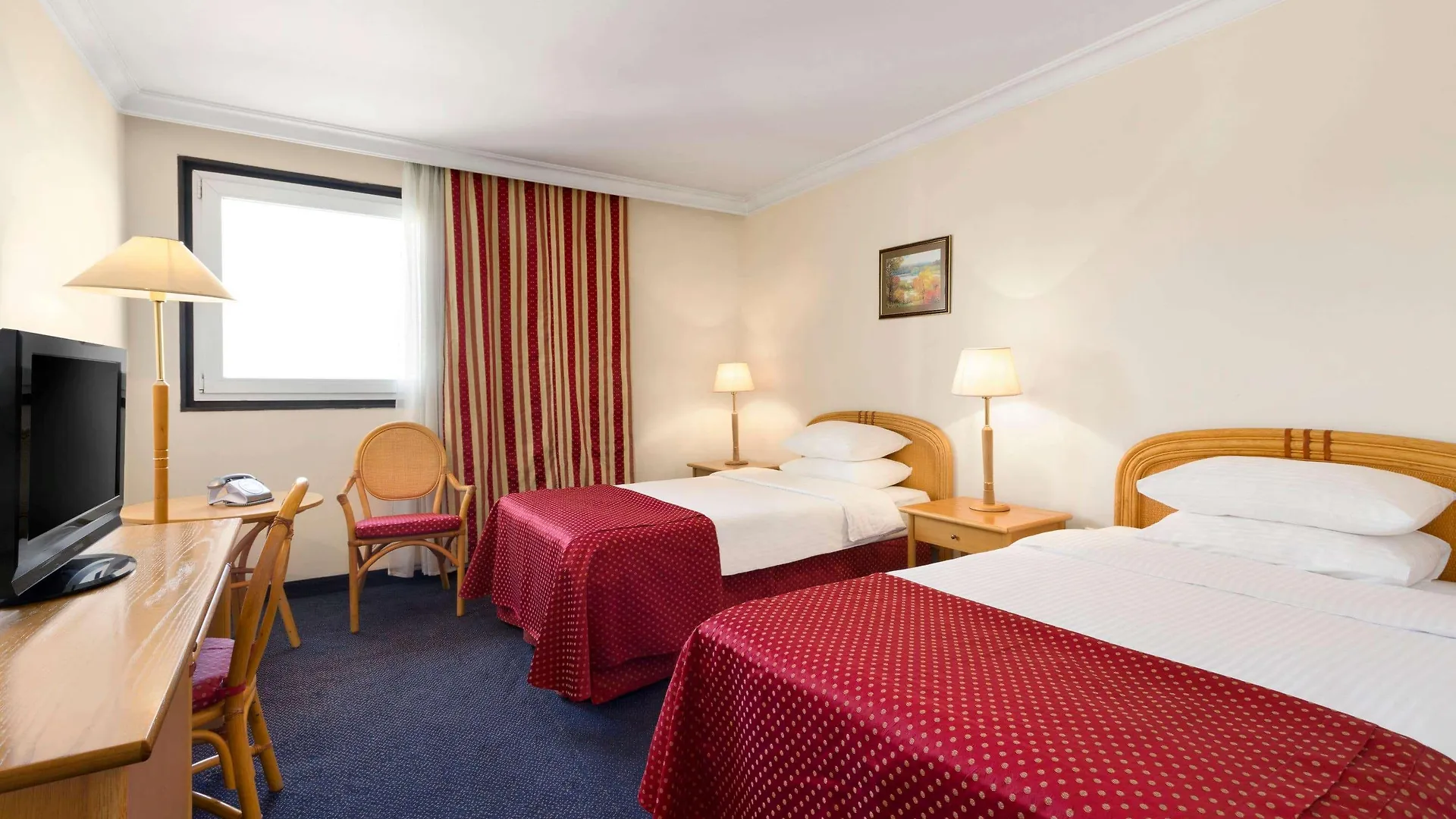 ****  Ramada By Wyndham Sofia City Center Hotel Bulgarien