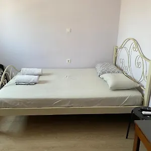 Private With A Beautiful Veranda Δωμάτια σε οικογενειακή κατοικία Ηράκλειο Κρήτης