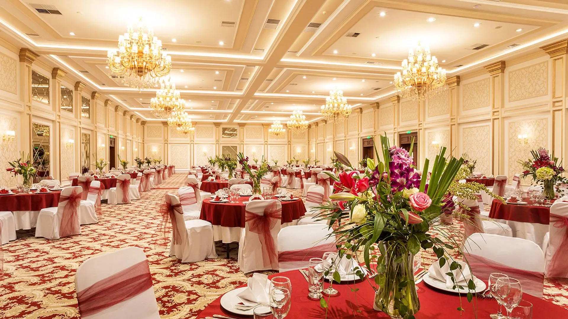 Отель Ramada By Wyndham Sofia City Center
