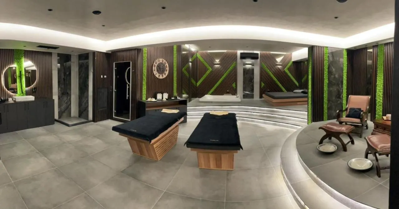 Отель Ramada By Wyndham Sofia City Center