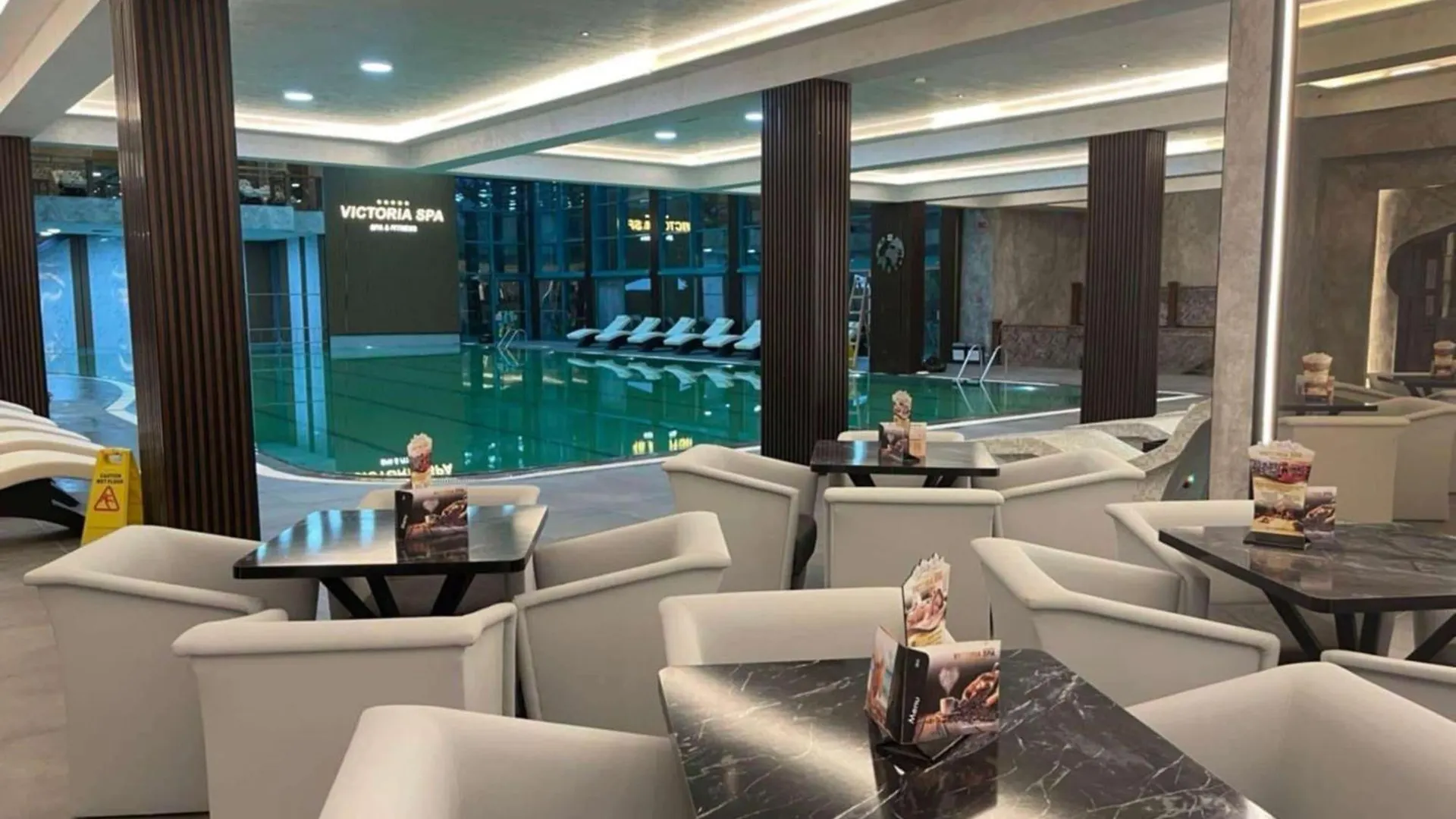 Ramada By Wyndham Sofia City Center Отель
