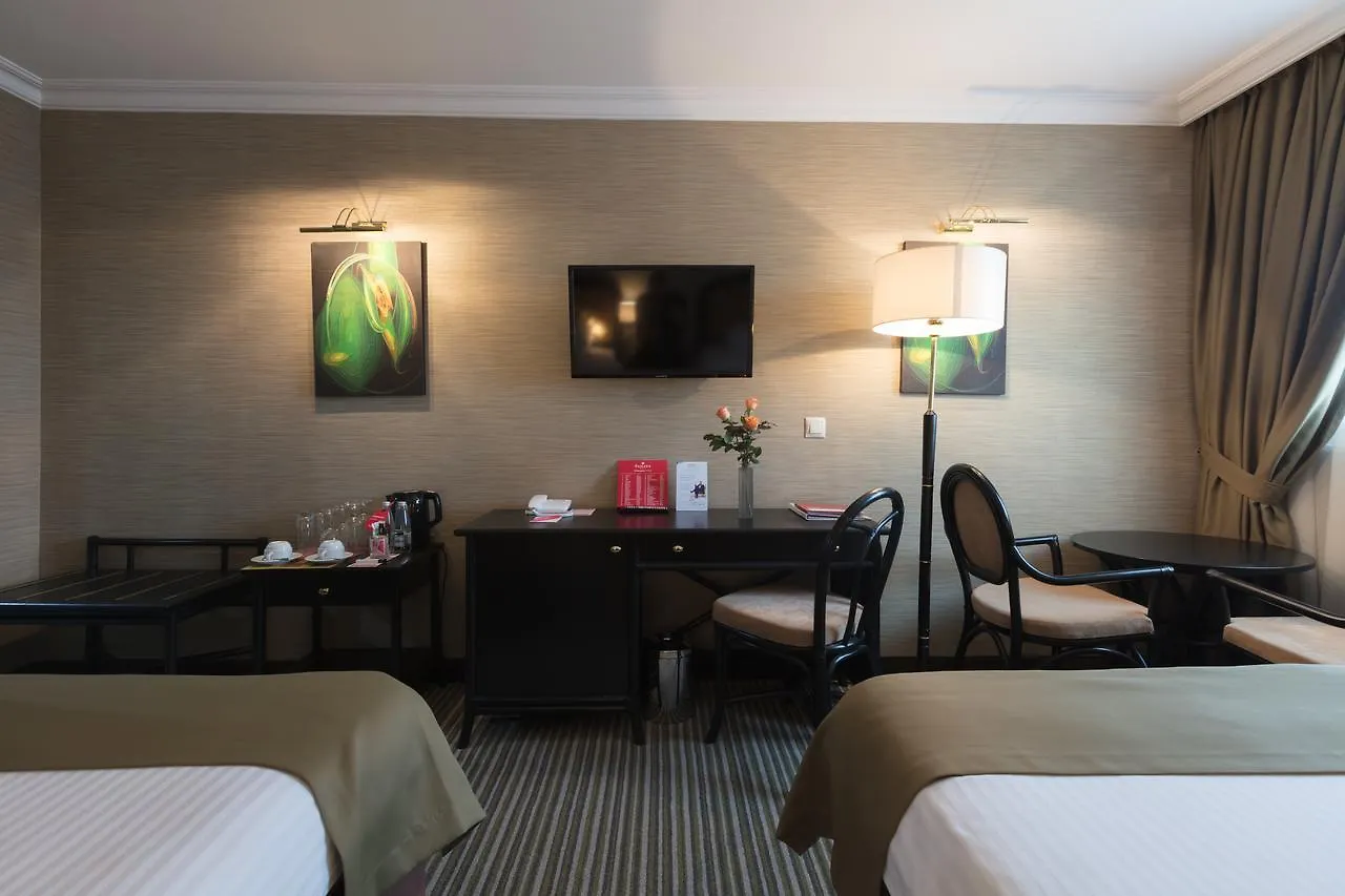 Ramada By Wyndham Sofia City Center Отель