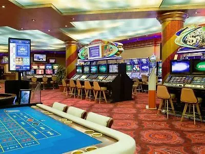 Ramada By Wyndham Sofia City Center Отель